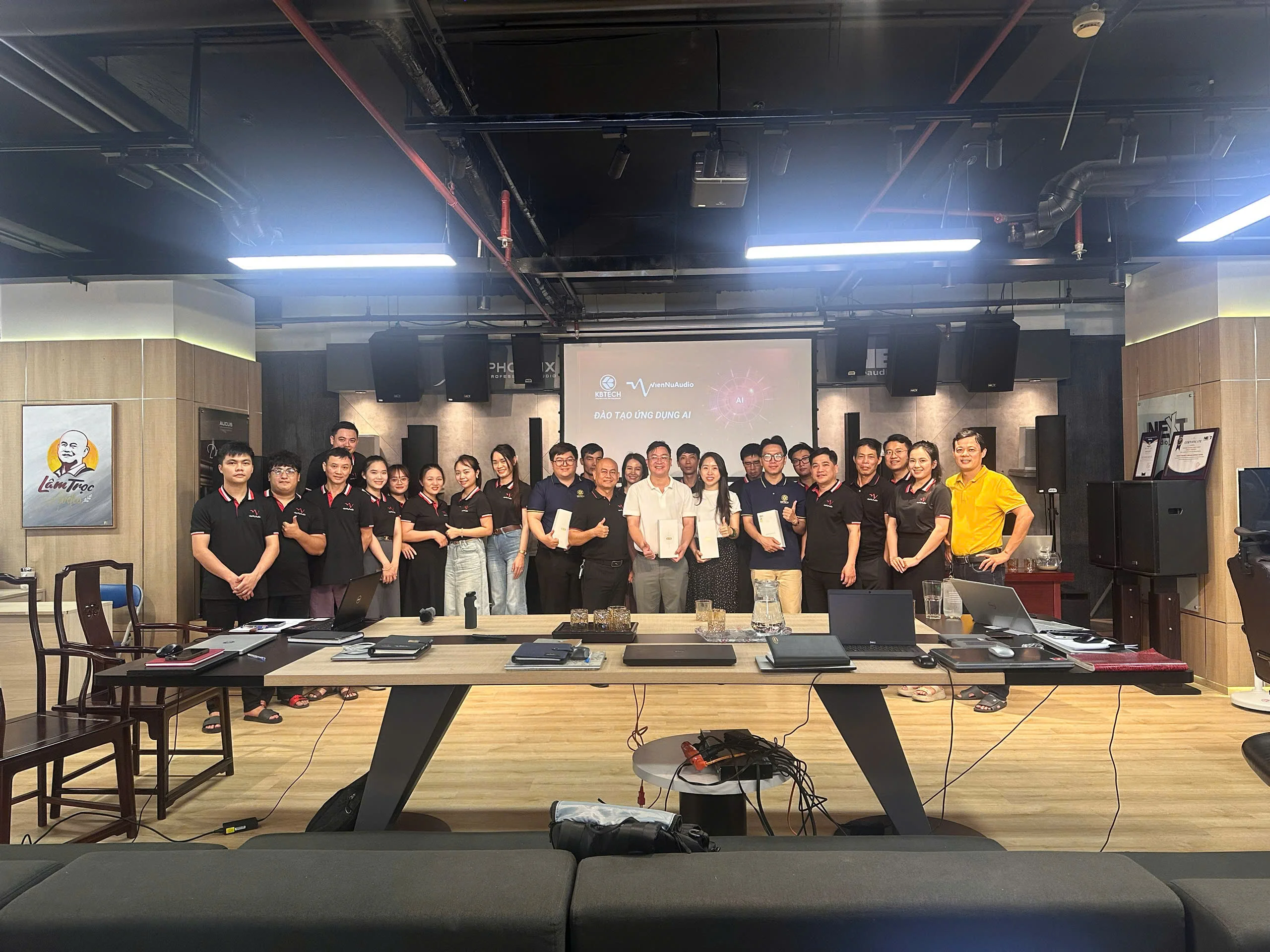 Viên Nữ Audio – ShowRoom Âm Thanh Lớn Nhất Miền Trung